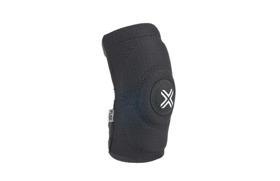 Фото: Защита колена FUSE Alpha Sleeve, размер S Черный