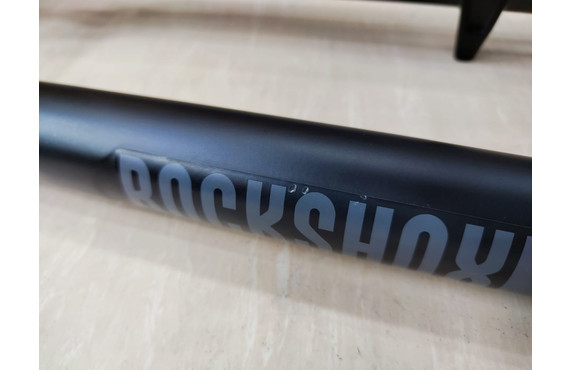 Фото: Вилка 27.5 ROCKSHOX RECON RL, Solo Air, 1.1/8 х 1.5, 100мм, QR, Чёрный (Уценка)