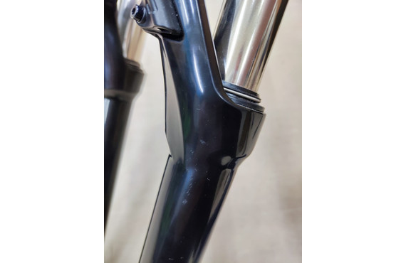 Фото: Вилка 29 ROCKSHOX XC30 SILVER TK, 1.1/8 x 1.5, 100мм, QR, Чёрный (Уценка)