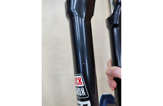 Фото: Вилка 29 ROCKSHOX XC30 SILVER TK, 1.1/8 x 1.5, 100мм, QR, Чёрный (Уценка)
