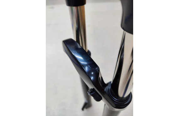 Фото: Вилка 29 ROCKSHOX XC30 SILVER TK, 1.1/8 x 1.5, 100мм, QR, Чёрный (Уценка)