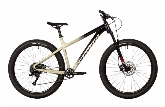 Фото: Велосипед STINGER Quest STD 27.5+ рама 20 Серый/Чёрный