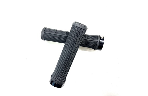 Фото: Грипсы VELO, Lock on, 130мм, Черный